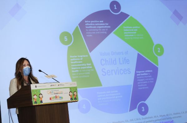 講者 Ms Lindsay Heering, President of Association of Child Life Professionals
