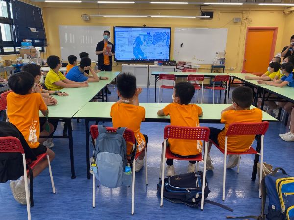 在智樂「創建遊樂空間伙伴計劃」中，我們與小街坊一起了解區內遊樂空間的現況。