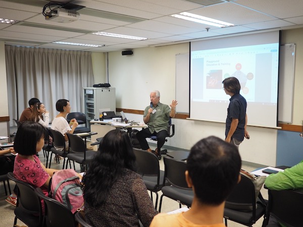 早年的遊樂場檢查員證書課程 Certified Playground Safety Inspector (CPSI) Certification Program，導師Mr Kenneth S. Kutska親自來港授課。