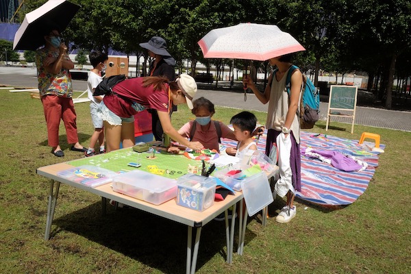 透過遊戲基地模型，讓小朋友理解在社區可以玩甚麼。