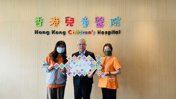 香港兒童醫院行政總監李子良醫生一直支持醫院遊戲，百忙中也抽空參與智樂世界兒童日的行動。