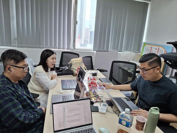 團隊就遊樂設施的設計方案不斷開會討論和跟進構思，務求全面突顯項目的二份一特色。