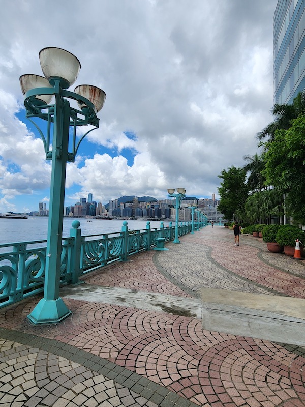 「智樂海灣愛心大步走」的路線輕鬆易行，全屬平坦路面，沿途更可飽覽維港海灣美景。