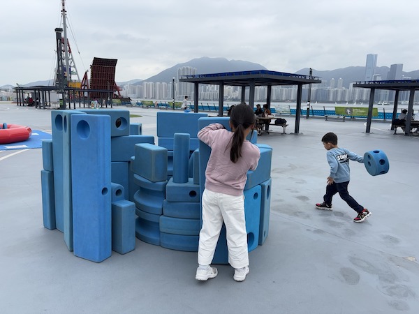 Imagination Playground：不同形狀的大型配件可供自由拼砌，讓參加者把想像中的玩法和遊戲裝置匠心創建。
