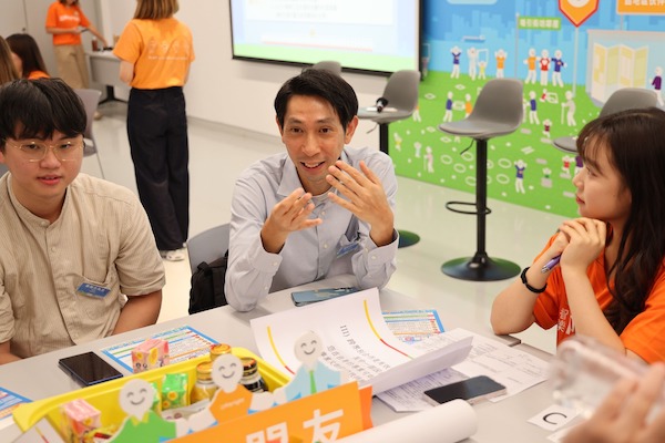 交流會特設分組共議，邀請與會者就照顧者的壓力來源、支援方案至跨界別合作等暢談和討論。