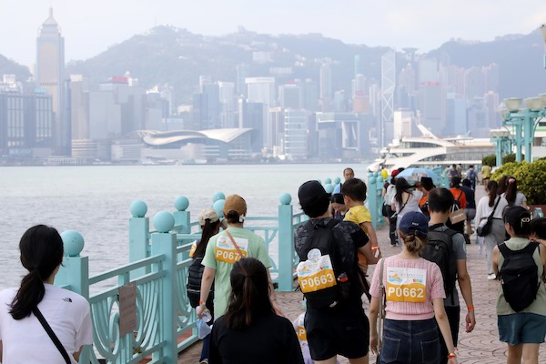 為善最樂，沿路的維港海灣美景在心情愉快的步行者眼中，應當更美！