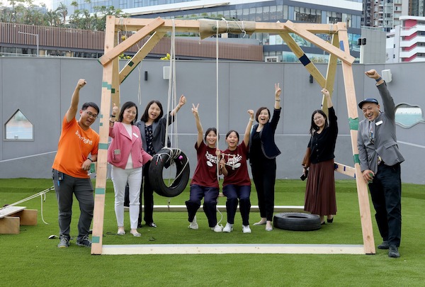 感謝九龍倉的資助,令「智樂二份一 Power Up」的專案得以出現,證明只要相信和肯定青少年的能力,緊抱凡事皆有可能的態度,青少年們「享受」其中,便會產生參與及持續轉變的動力,願意共同創建屬於孩子們的遊樂場。