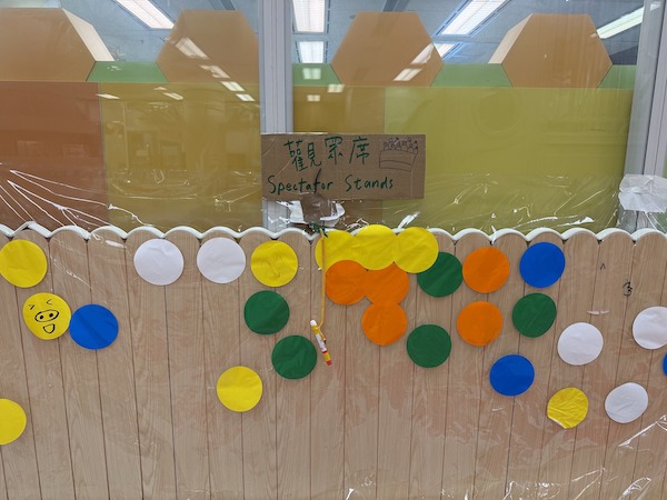 動物奧運會觀賞性與趣味性兼備，吸引大量觀眾慕名而來，一起描劃運動支持者狂熱喧嘩的盛況吧！