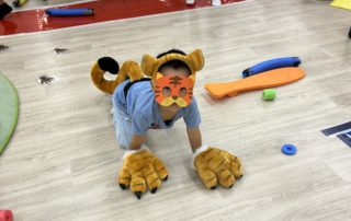 在短跑賽道的小老虎蓄勢待發，彷如捕獵前的瞬間，隨響聲一觸即發，準備稱霸田徑場。