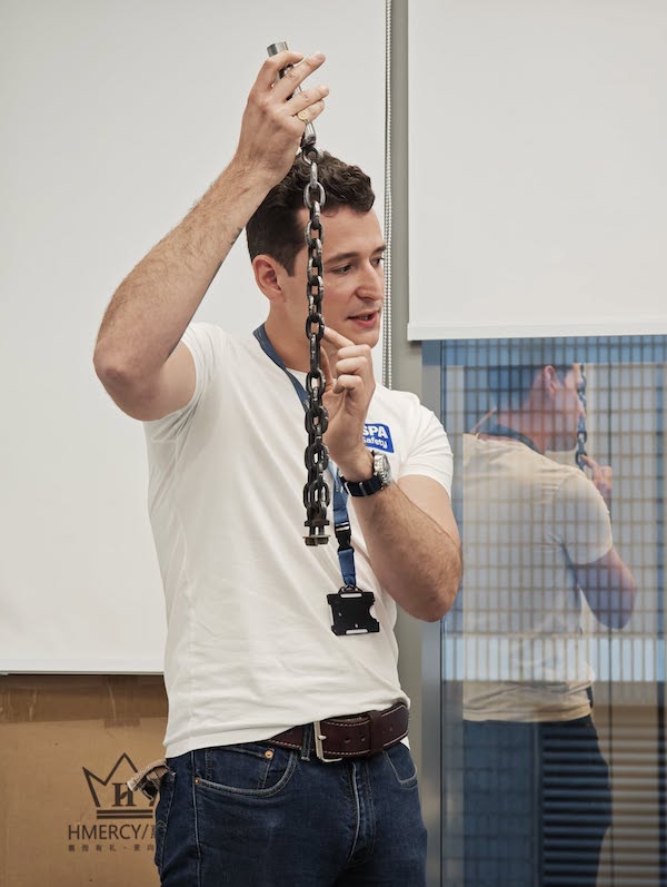 課程由英國權威組織 The Register of Play Inspectors International (RPII) 的 Outdoor Annual Inspector及Routine & Operational Level Trainer and Examiner兼The Royal Society for the Prevention of Accidents (RoSPA) Playsafety的 Technical Advisor, Mr Christopher Taylor擔任主講。