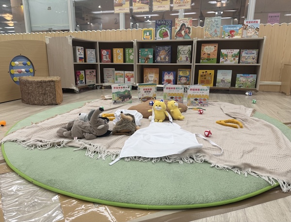 除了主題繪本《野貓軍團》系列，場內提供不少圍繞食物主題的繪本和故事，歡迎細閱！