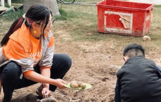 Natsuki 在日本及英國均有營運冒險遊樂場的豐富經驗，玩沙玩泥是司空見慣的事。