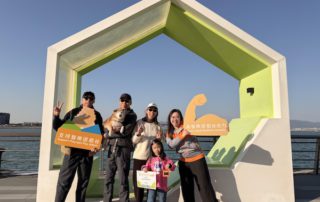 恭喜子喬，榮獲最具故事性獎，並在最喜歡的好玩地點——東涌海濱長廊，與家人和智樂代表記念留影！