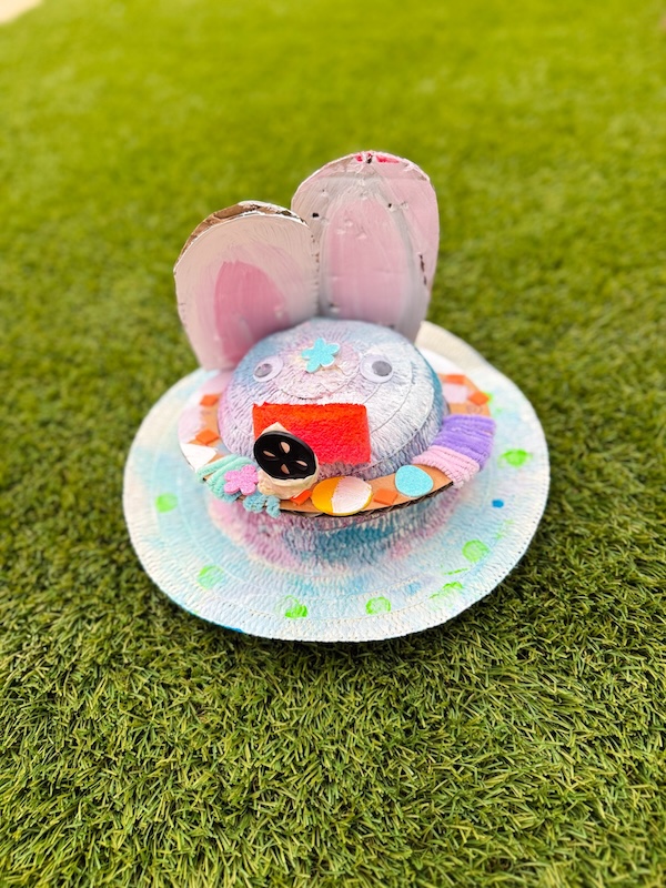 在夢想無界二份一遊樂場玩出「帽」與倫比的復活假期！