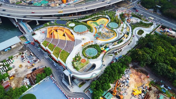 茶果嶺海濱公園：以好玩自然為主題的海濱遊樂空間，令城市的基本渠務設施變得創新兼充滿遊玩趣味，令人流連忘返。